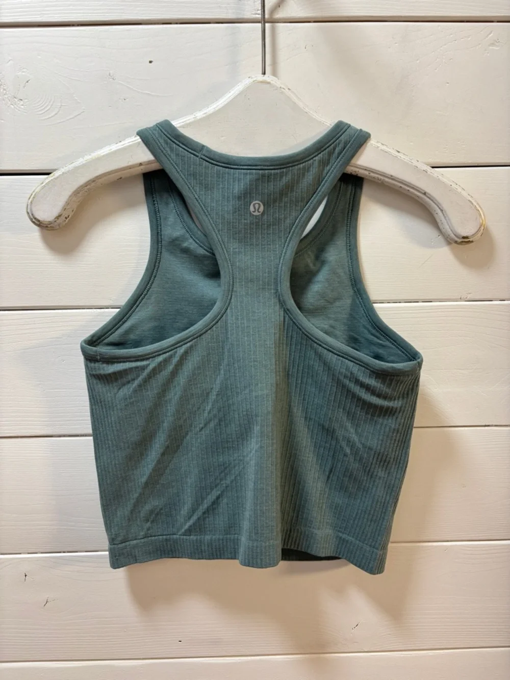 LULULEMON Green Cropped Racerback Tank Top – Size 6 – Ribbed - Picture 6 of 7